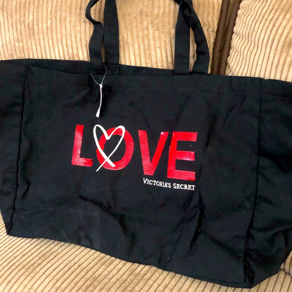 VICTORIA SECRET LOVE ❤️oversized tote  ** New **.